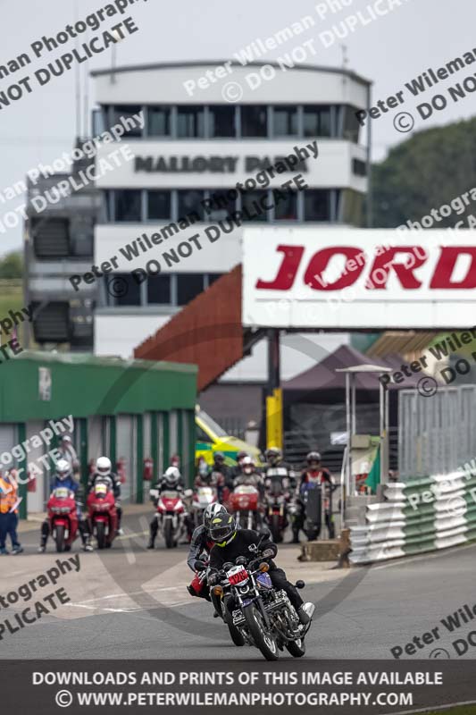 Vintage motorcycle club;eventdigitalimages;mallory park;mallory park trackday photographs;no limits trackdays;peter wileman photography;trackday digital images;trackday photos;vmcc festival 1000 bikes photographs